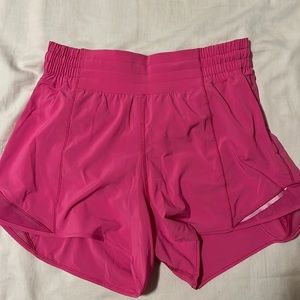 Lululemon hottie hots in sonic pink. size 6 and 4 inch